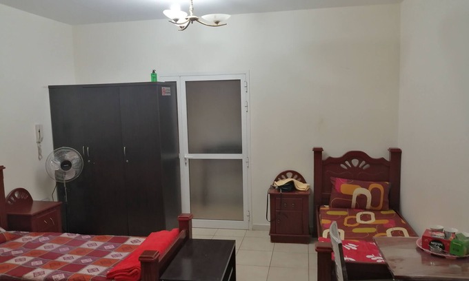 Al Mankhool Casa | Hemos compartido dormitorio en precio muy barato. Limpieza gratis. Muy cerca de la estación de metro. Invitado amable y anfitrión