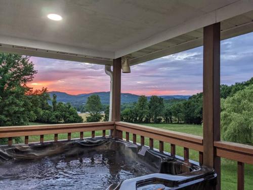 Wears Valley Casa | Wears Valley Farmhouse with lovely views