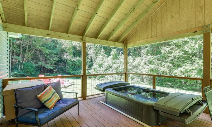 Weaverville Cabaña | Weaverville Retreat w/ Private Hiking Trail!