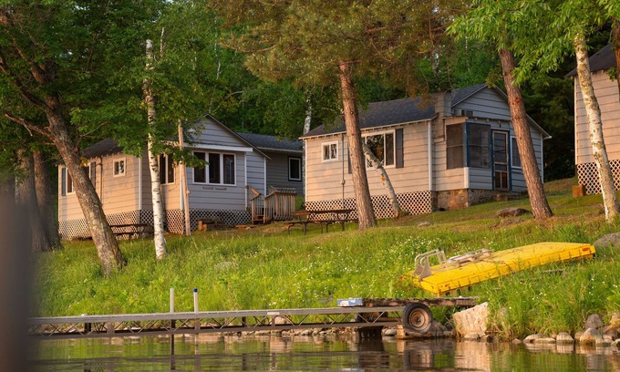 Hackensack Cabina | Webb Lake, Hackensack, Northern MN - 2 Bedroom, Sleeps 4 - Cabin #4 Blue Water