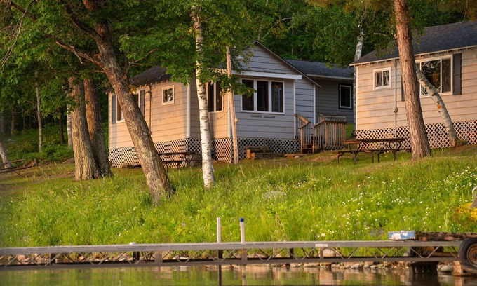 Hackensack Cabina | Webb Lake, Hackensack, Northern MN - 2 Bedroom, Sleeps 4 - Cabin #5 Blue Water