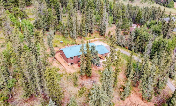 Spring Valley Cabina | Webbel Alliance Basecamp - Galactic Lake Views, Hot Tub, WiFi, Family Adventures