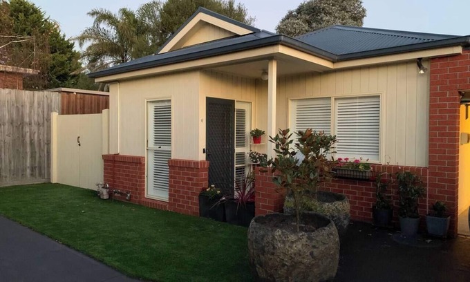Capel Sound Apartamento | Weekender For Two with outdoor Spa