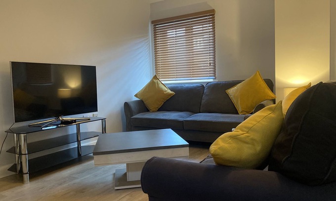 Merton Apartamento | Weekly & Monthly Stays for /Business/Contractors/Relocators/Families