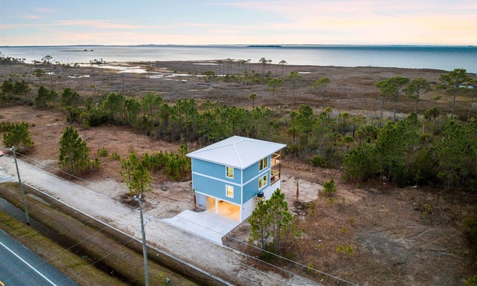Port St. Joe Casa | ~Weekly Specials ~Bayfront retreat with stunning sunsets near Cape San Blas