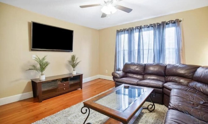 West Hartford Casa | WeHa Oak Haven