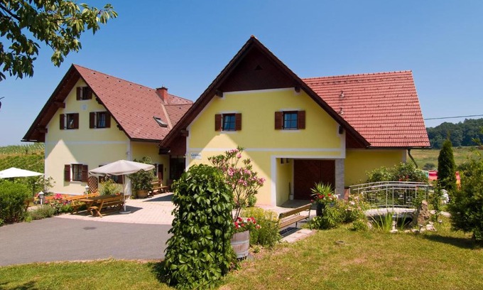 Ratsch Cama Y Desayuno | Weingut Schwarzl