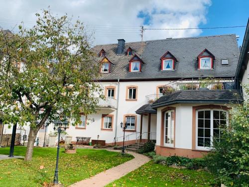 Rachtig Casa | Weinhof Michael Morbach