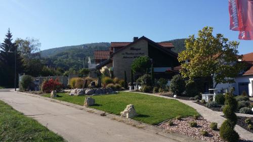 Burrweiler Hotel | Weinhotel Kienle