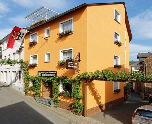 Zeltingen-Rachtig Casa | Weinstube Pension Moselblümchen