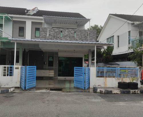 Paya Simpang Empat Genting Casa | WeJDAN TWO POINT O WHOLE HOUSE BUT BUDGET PARTIAL BOOKING 2ROOMS 2BATHROOMS AND NEVER MIX WITH OTHERS AND YOUR TEAM ONLY BALIK PULAU, PENANG ISLAND