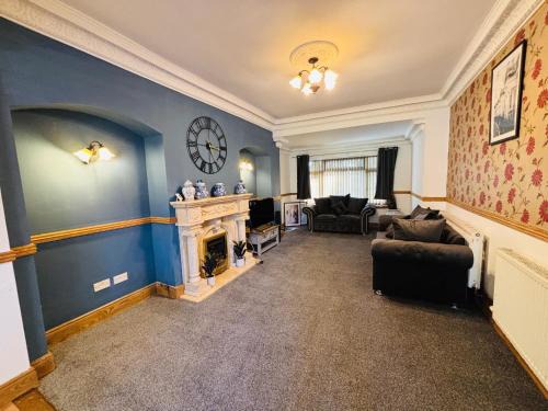 Cockett Casa | Welbeck House, close to Swansea Central