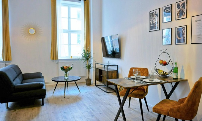 Brandenburg an der Havel Apartamento | Welcome to HOGULU - House 1, Apartment 24 in Brandenburg an der Havel!