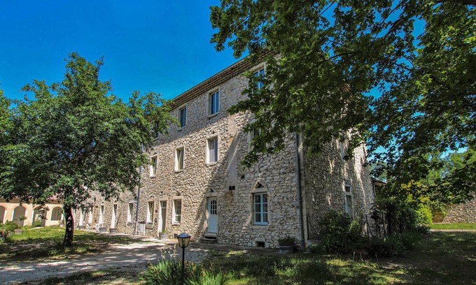 Montboucher-sur-Jabron Apartamento | Alojamiento de 2 habitaciones en Montboucher sur Jabron