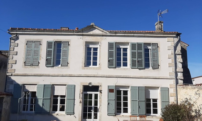 Ardillieres Casa | Figuiers, presbiterio de carácter en el campo cerca de Chatelaillon
