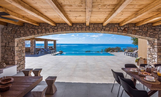Viannos Villa | ¡Bienvenido a Beach House Arvi en Creta, donde cada detalle importa!