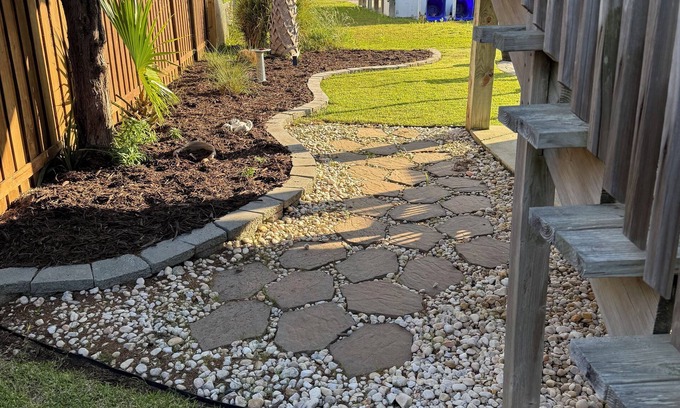 North Carolina Coast Cabaña | Welcome to Carolina Cottage. A charming three bedroom two bath cottage