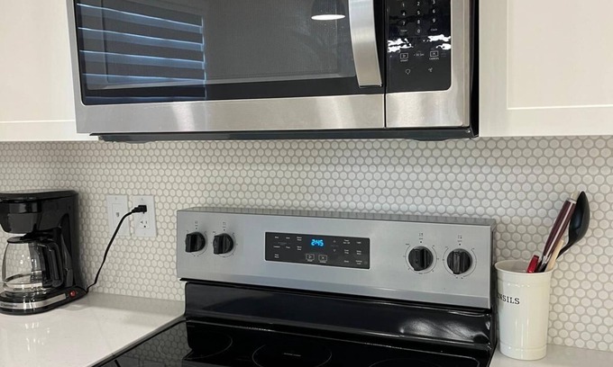 Regina Casa | Welcome to Charming brand new 3-bedroom house in Regina.