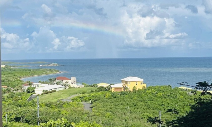 Christiansted Condominio | Welcome to Crucian Sunsets! 3 bedroom, 2 bath renovated condo of Coakley Bay Condominiums!