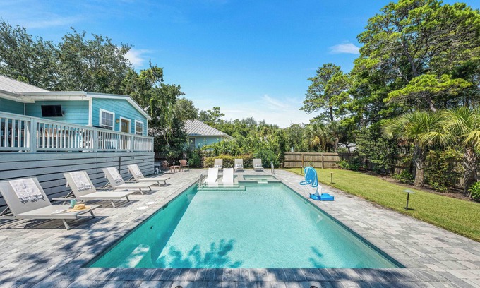 White's Gulfview Casa | Welcome to 'Front Porch Sitting'