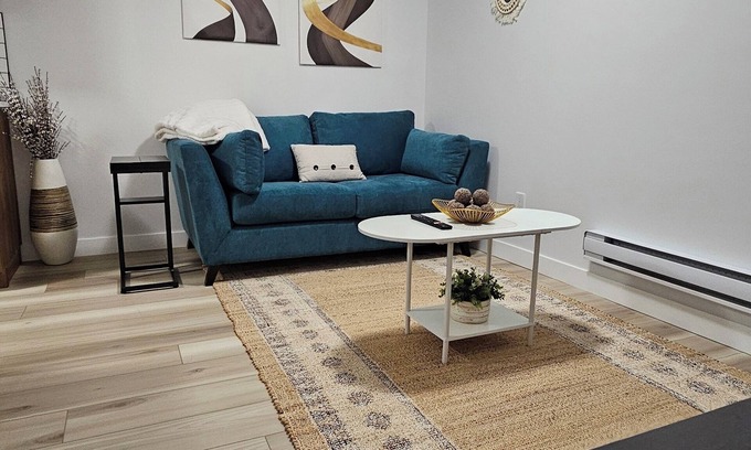 Regina Casa | Welcome to Heartland Suite-Your Modern Retreat in "The Greens"!