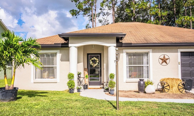 Lakeland Casa | Welcome to Horse Haven-Lovely 4-bedroom house with WiFi, AC in charming Lakeland