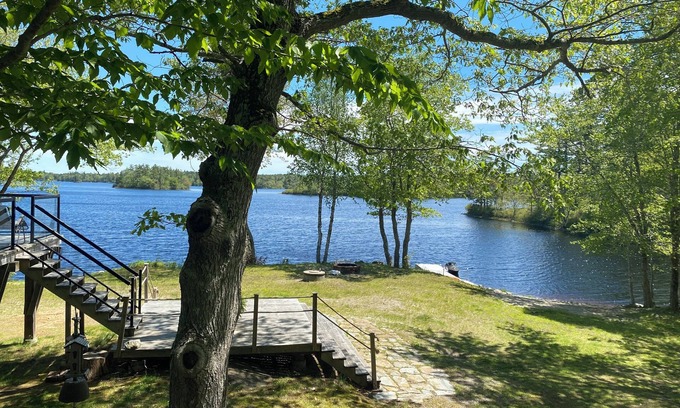 Lower Ohio Cabaña | Welcome to Lake Cove Estate! Relax, boating or fish at beautiful Lake Deception!