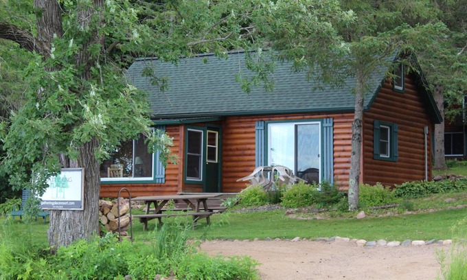 Birchwood Cabina | Welcome to Lakeview Pine: The Lakeside Escape