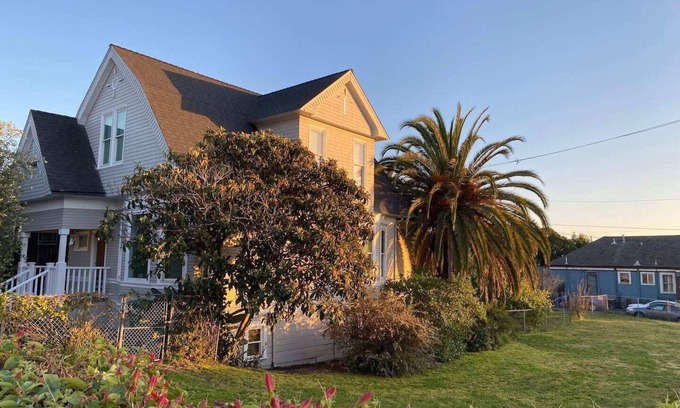 Oakland Casa | Welcome to our beautiful house with everything you need to enjoy the city!