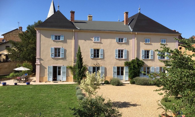 Moire Otro | Bienvenido a nuestra hermosa casa en el corazón del Beaujolais.