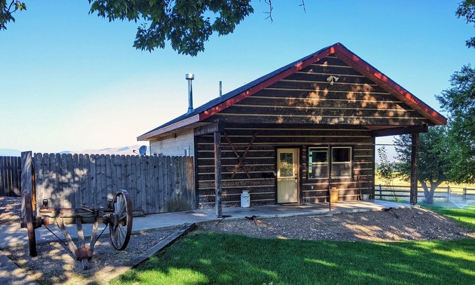St. Ignatius Apartamento | Welcome to our cabin on the Ranch!