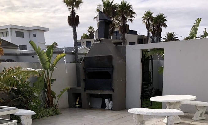 West Beach Villa | Welcome to our charming guesthouse in Cape Town!