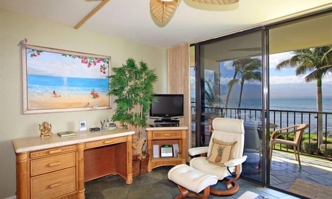 Maalaea Condominio | Oceanfront Luxury 1 BR Condominio - Perfect Honeymoon Spot!