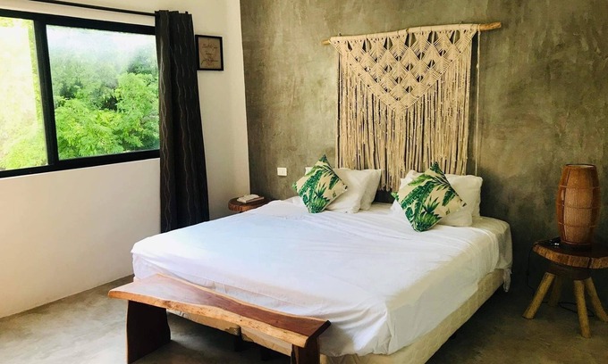 La Veleta Condominio | “Welcome to paradise”