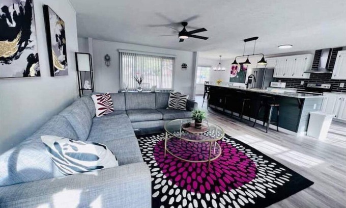 Westover Casa | Welcome to “Persimmon Grove” the Cozy Farmhouse with Modern Amenities
