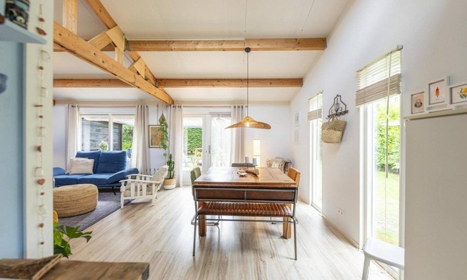 Ouddorp Casa | Welcome to Prinsenhof 62, a beautiful holiday home in the serene nature park Prinsenhof, where you will find the peace and relaxation you need.