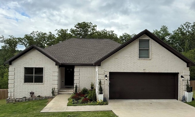 Batesville Casa | Welcome to Riverwood Retreat – Your Peaceful Hilltop Escape!