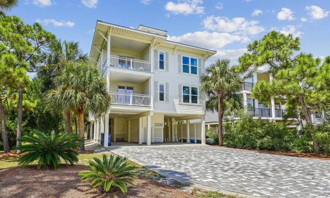 Plantation Casa | Welcome to Sandy Bottoms!