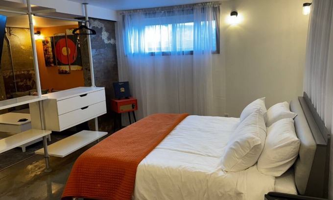 Nanton Apartamento | Welcome to The Alcott, a musical inspired cozy suite in Nanton! Pet Friendly!