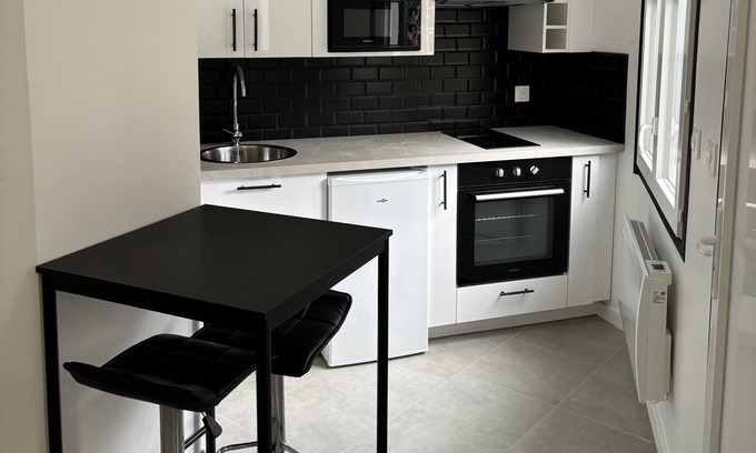 Bellevue Apartamento | Welcome to the Black and White Cdgparc DES Expositions