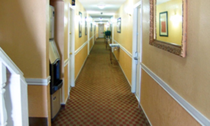 Taft Casa | Bienvenido a la suite Holland inn suites con cama King.