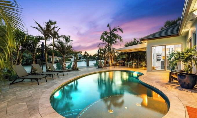 Coral Shores Casa | Welcome to the Bahama Breeze, A Sunny Waterfront Heated Pool Home!!!!!!