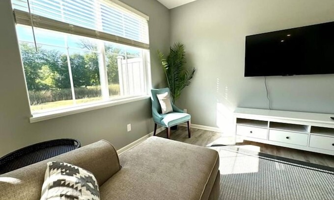 Mankato Casa | Welcome to The Willow - Spacious 4-bedroom townhome close to MSU