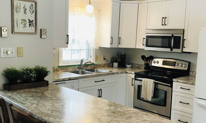 Kings County Casa | Welcome to the Woodland Home, only minutes from the Bay of Fundy.