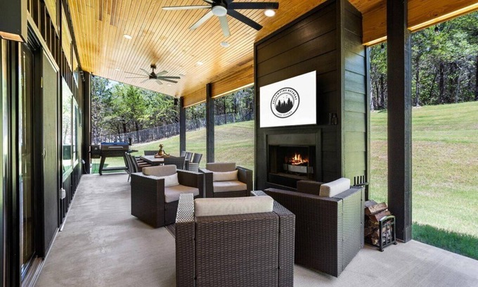 Pottsboro Casa | Welcome to The Yellowpine Retreat – Your Luxury Lakefront Retreat Lake Texoma