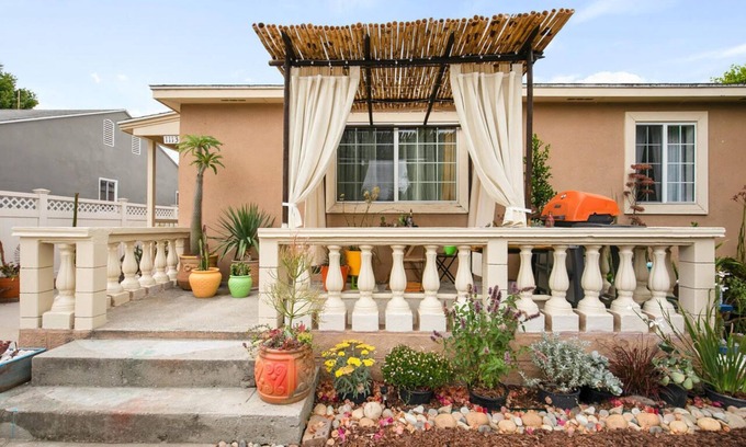 North Hollywood Casa | Welcome to your cozy corner away from home