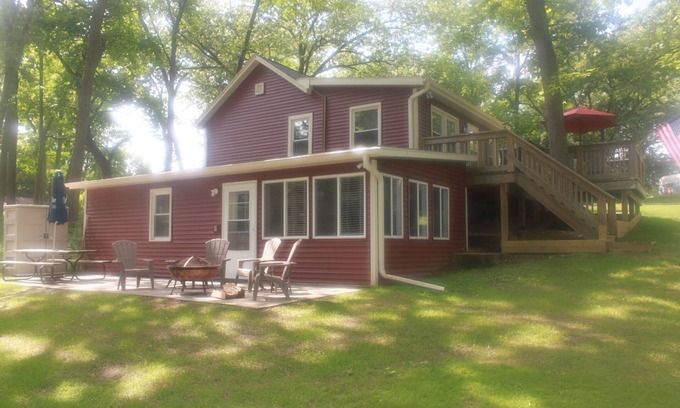Lake Ripley Casa | Bienvenido a su hogar lejos de casa. Bienvenido a Cambridge Lake House.