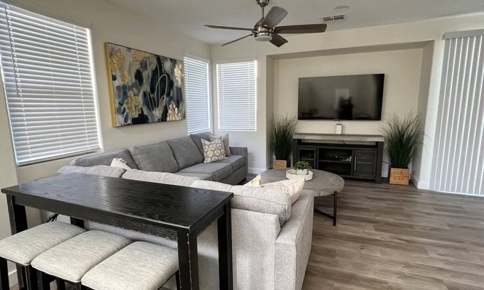 Spring Valley Casa | Welcome to Your Las Vegas Dream! Perfect Retreat!