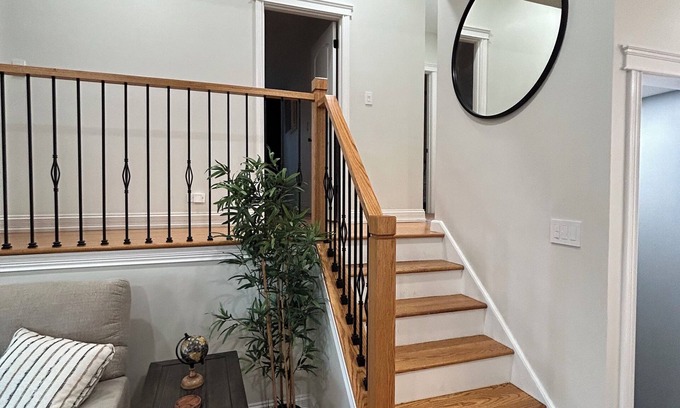 Des Plaines Casa | Welcome to your perfect getaway in our beautifully renovated home!