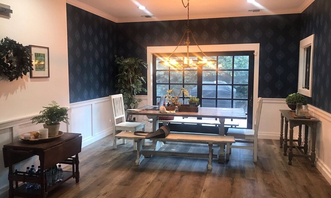 Toluca Lake Casa | Welcome to your serene oasis in the heart of the city!